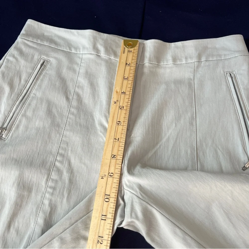 Izod Golf Women's Light‎ Gray Stretch Bermuda Shorts Zipper Pockets Size 6